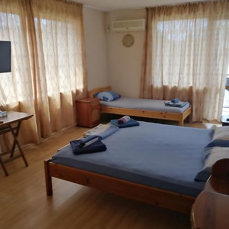 Guest House "Zora - Sarafovo" Burgas City Exterior foto